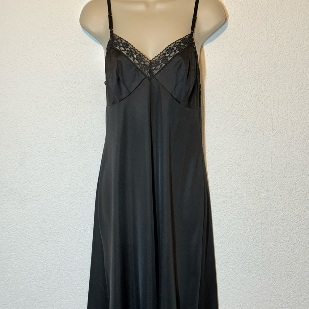 Vassarette Women’s 36 L Black Lace Trim Nylon Full Slip‎ Dress